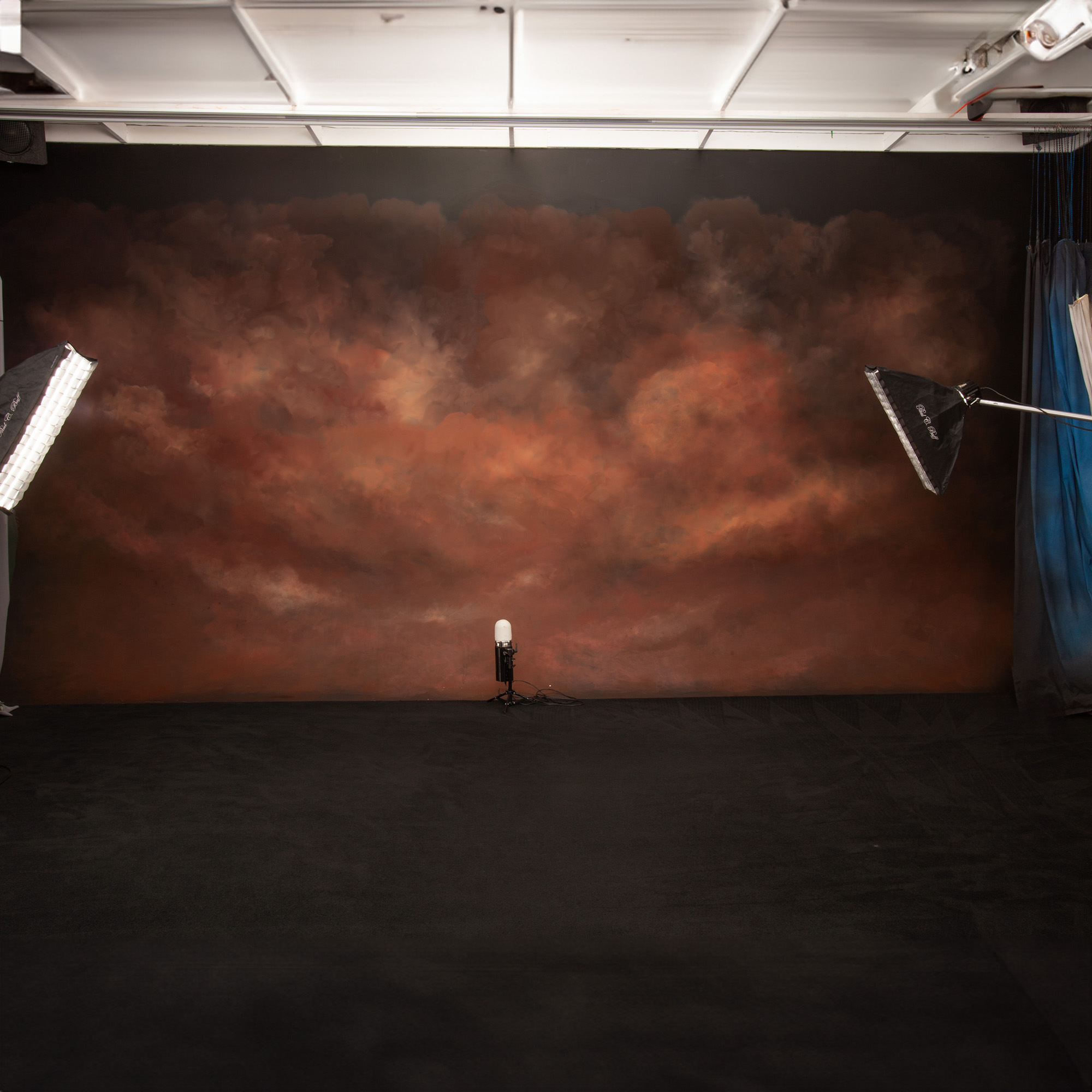 Photo studio background and lights for family portraits