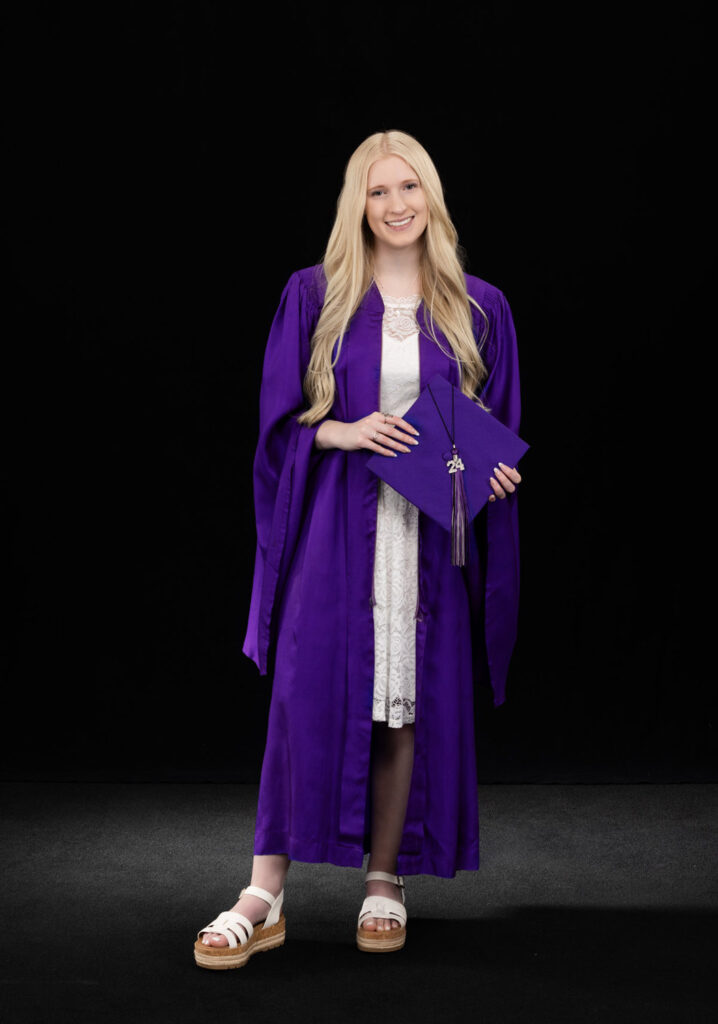 WS Senior Grad 1044